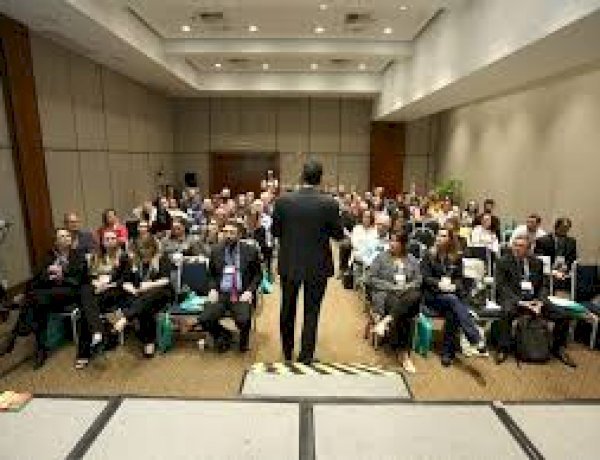 Síndicos e administradores condominiais de Joinville e região recebem homenagem durante Simpósio e Jantar Festivo